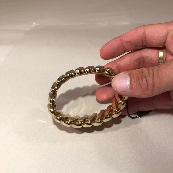 Vintage Crown Trifari Expandable Bracelet - Picture 2 of 6